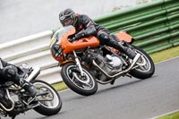 Vintage-motorcycle-club;eventdigitalimages;mallory-park;mallory-park-trackday-photographs;no-limits-trackdays;peter-wileman-photography;trackday-digital-images;trackday-photos;vmcc-festival-1000-bikes-photographs